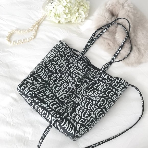 ✧ Balenciaga • Leather Tote Bag - Picture 4 of 10
